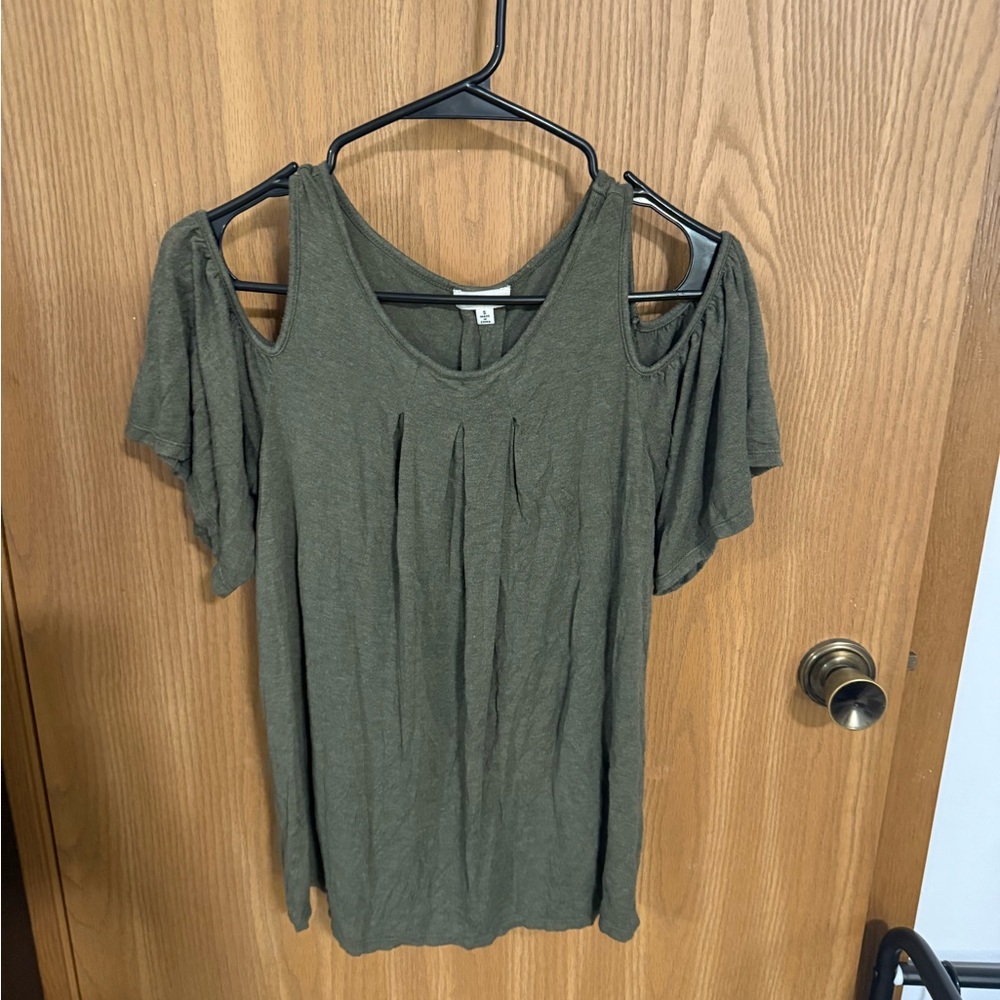 Max Studio Olive Green Cold Shoulder Top Size Small